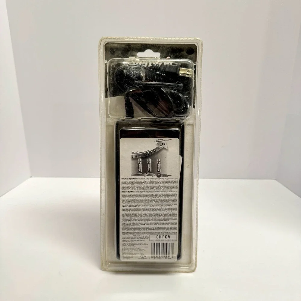 NEW Energizer Rechargeable Universal NiMH Battery Charger AAA, AA, C, D & 9V‎
